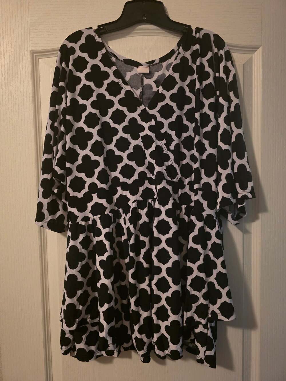 Flirty Pink Black White Quatrefoil V-Neck Tunic Dress Top 3X